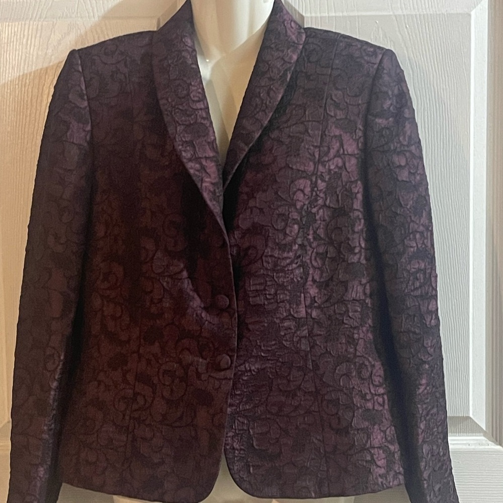 Chic Women's Floral Blazer in Rich Purple